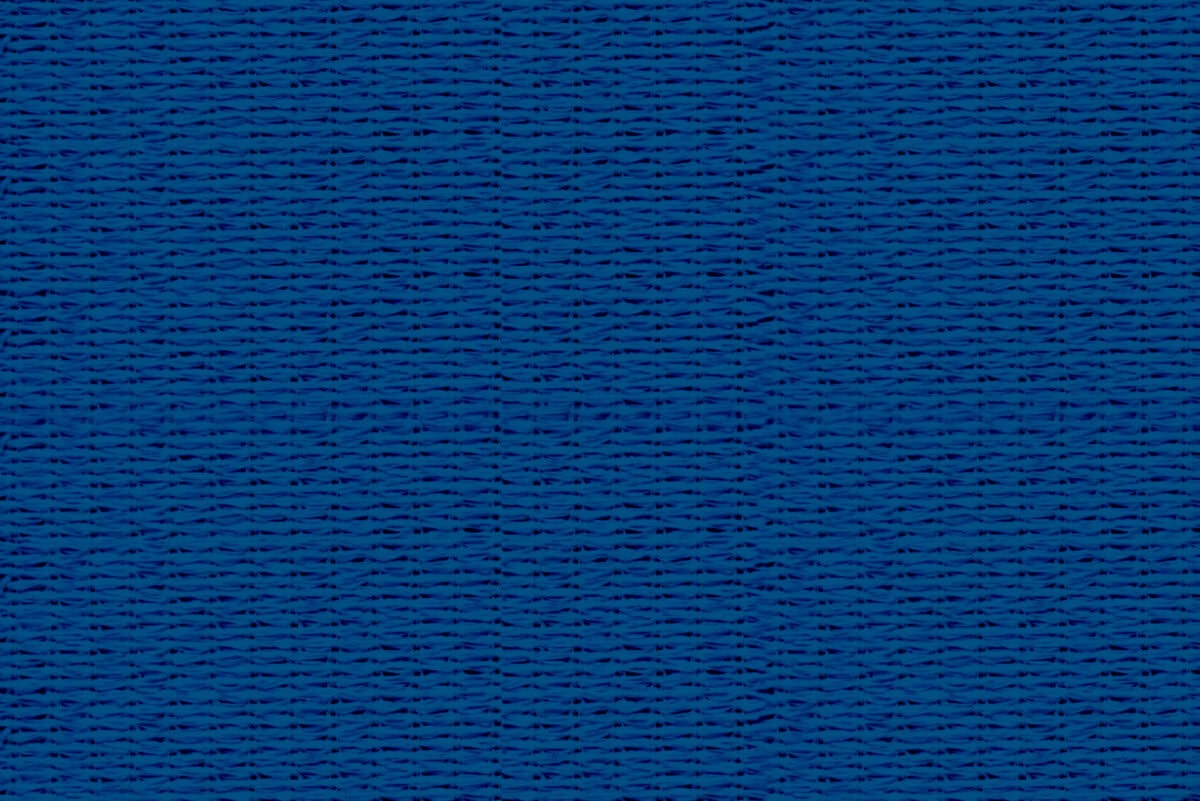 Μπλε υφασμάτινη επιφάνεια με λεπτές υφές, ιδανική για διακόσμηση και δημιουργικές κατασκευές.